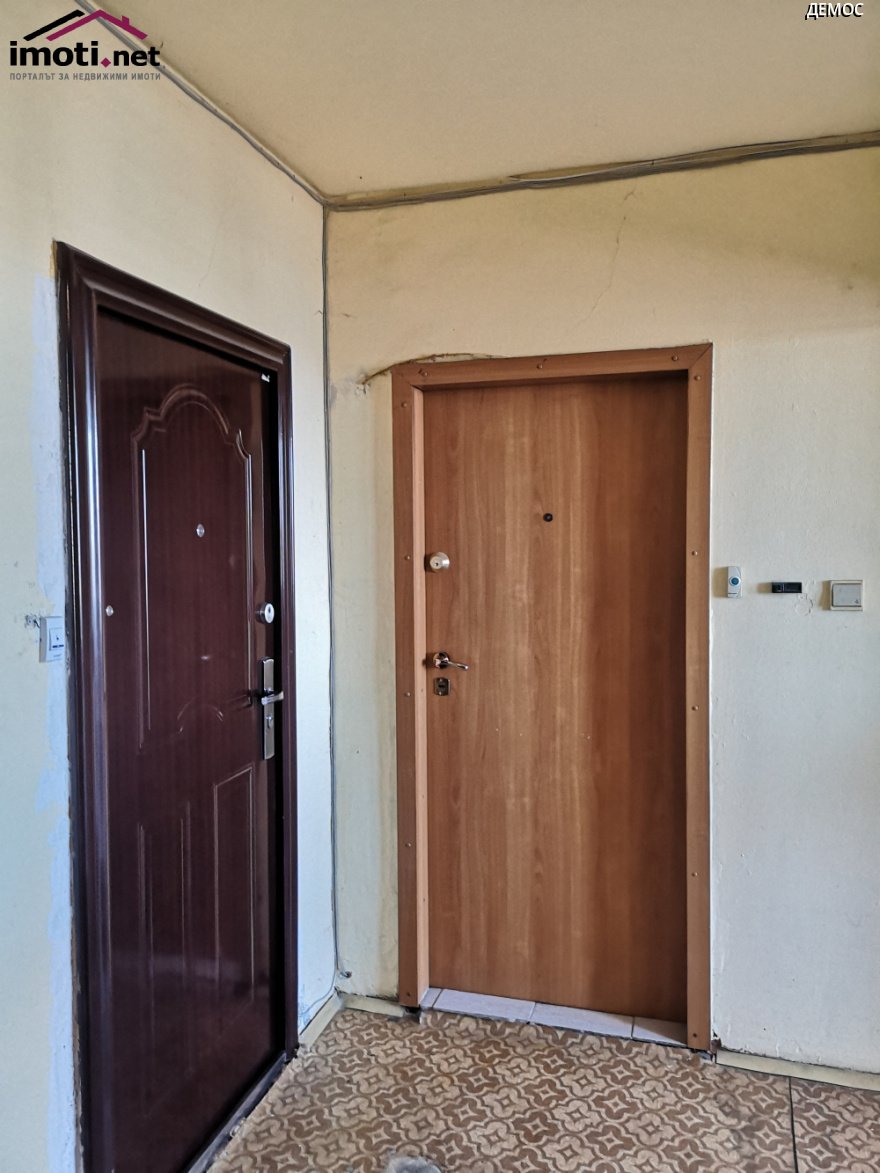 Продава тристаен апартамент , София, Суха Река