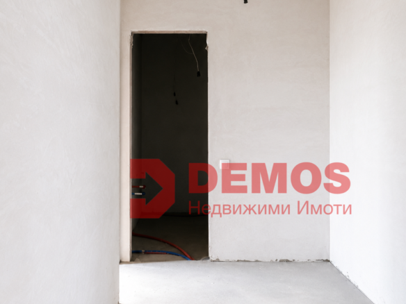 Тристаен апартамент на 3 минути от новата метростанция! С Акт 16!